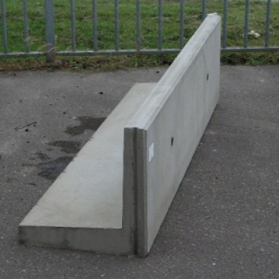 Keerwand: Hoog 40 cm Lang 200 cm Voet 40 cm K40200